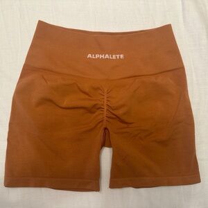 Alphalete Amplify Short - M - Mandarin